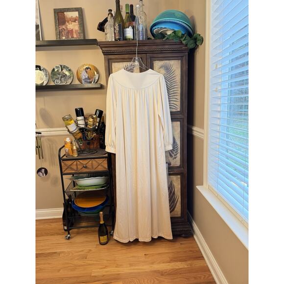 Vtg Ivory Shadowline Nightgown & Robe Set Embroidered & Blue Piping EUC Sz LG - Picture 15 of 16